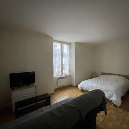 Studio Lumineux Au Centre De Avec Wi-fi, Proche Des Thermes - Fr-1-541-59 Apartamento La Roche-Posay